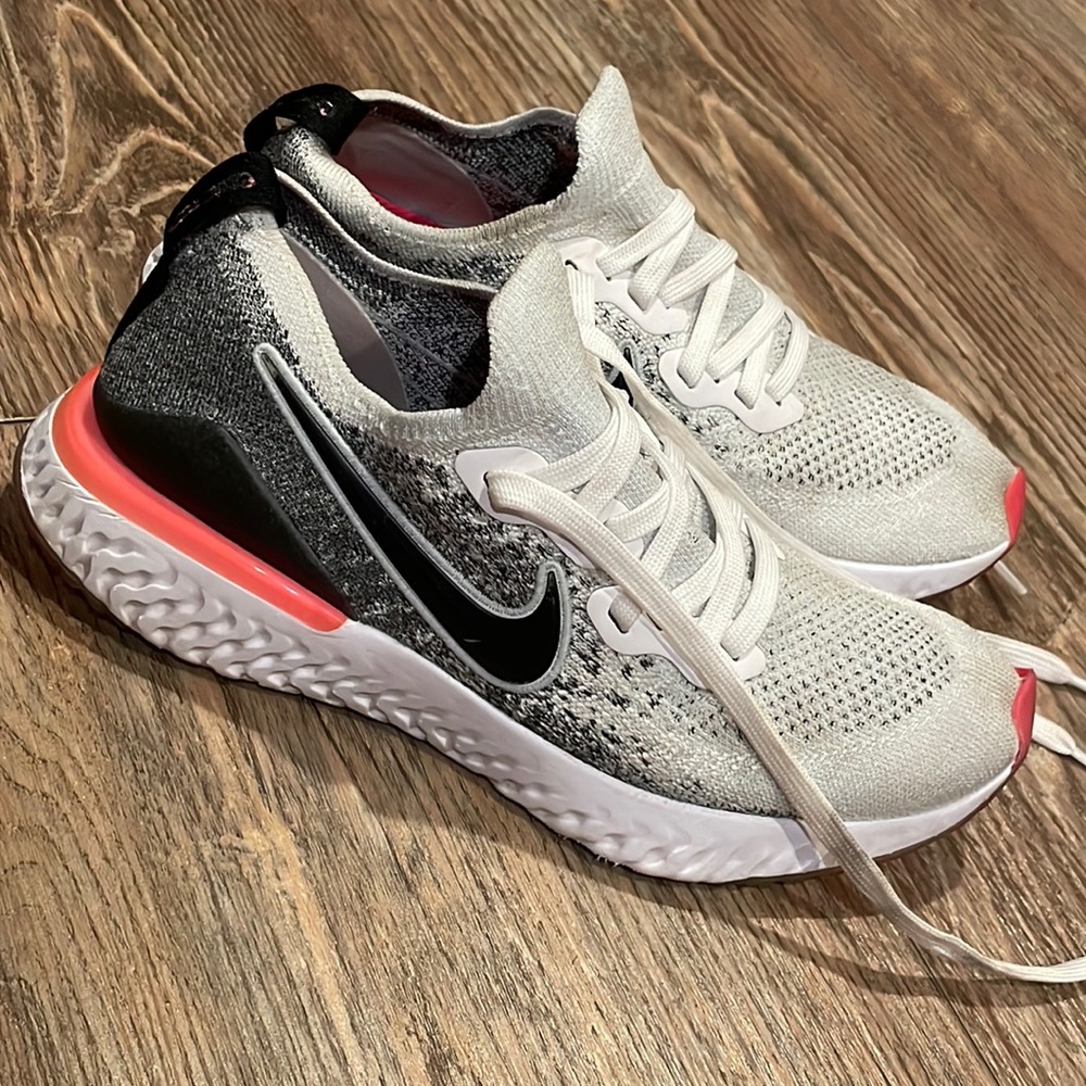 Womens Epic React Flyknit 2 'Oreo Pink' Nikes Size 8
